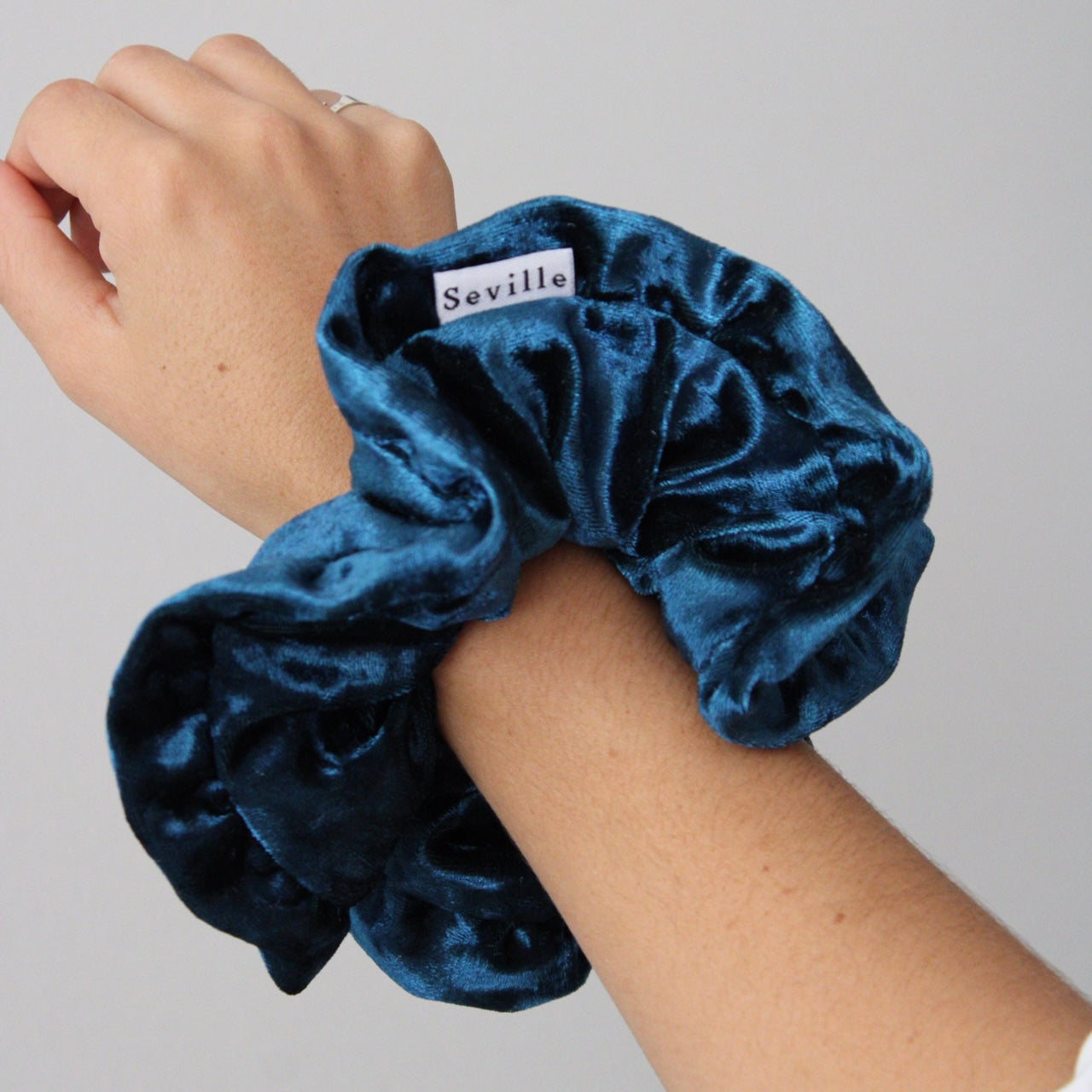 Scrunchie Vuelos Terciopelo Turquesa