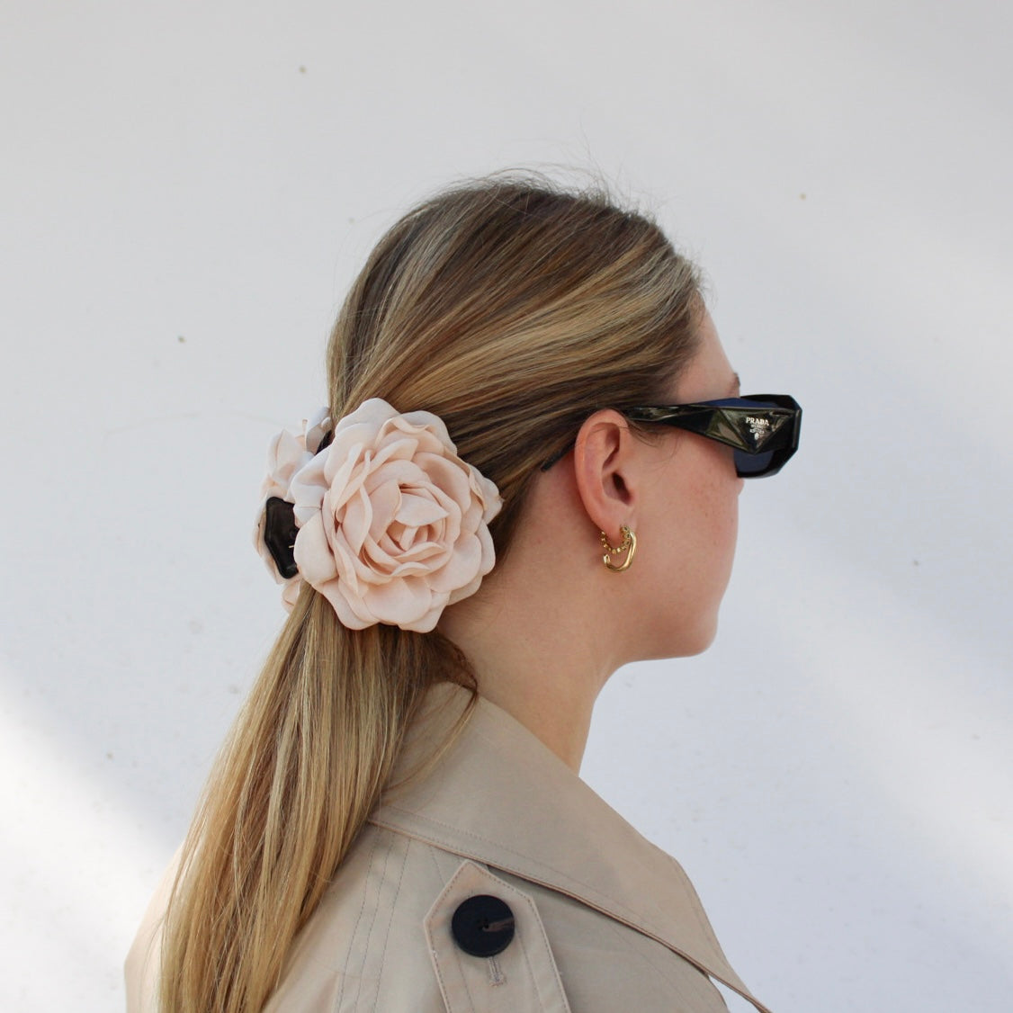 Pinza Flor Rafaela Beige