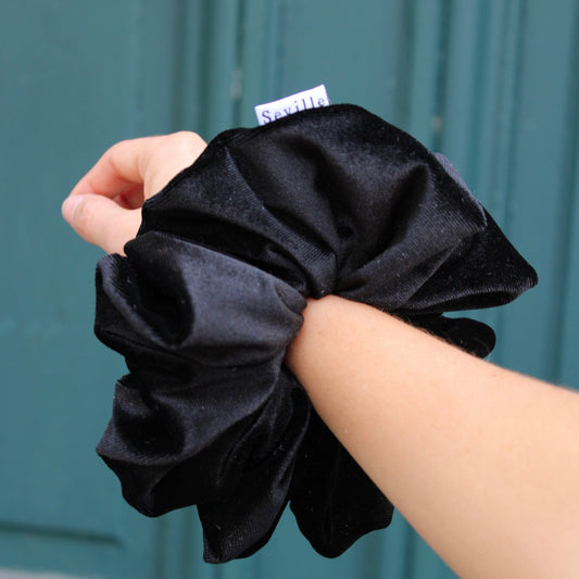 Maxi Scrunchie Terciopelo Negro