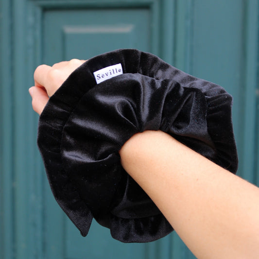 Scrunchie Vuelos Terciopelo Negro